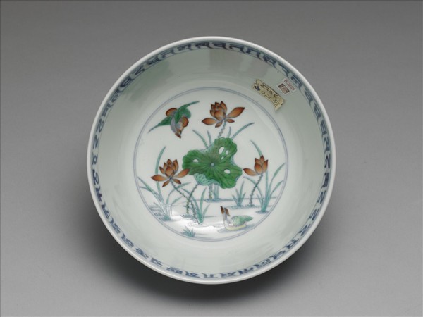 鬥彩蓮塘鴛鴦碗