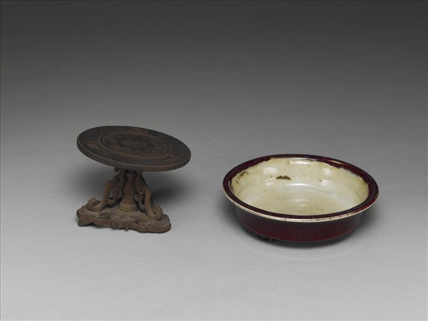 紅釉盆托
