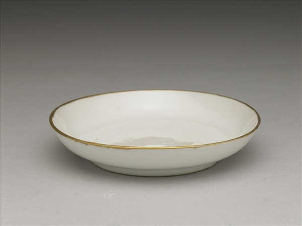 白瓷金邊碟