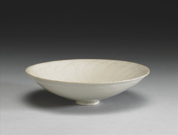 定窯 白瓷劃花斗笠碗