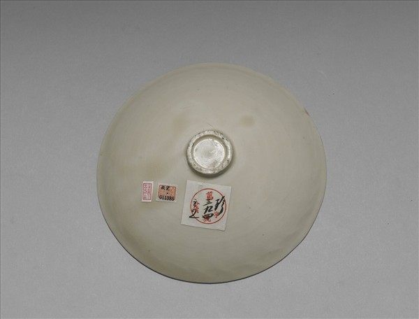 定窯 白瓷劃花斗笠碗