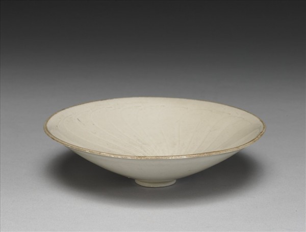 定窯 白瓷劃花斗笠碗