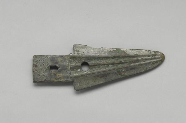 三角援無胡有穿戈