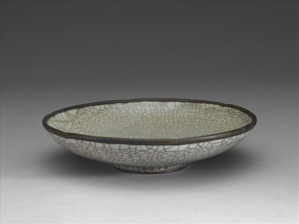 哥窯 青瓷葵口盤