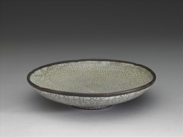 哥窯 青瓷葵口盤