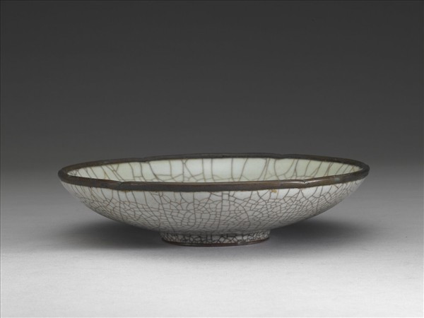 哥窯 青瓷葵口盤