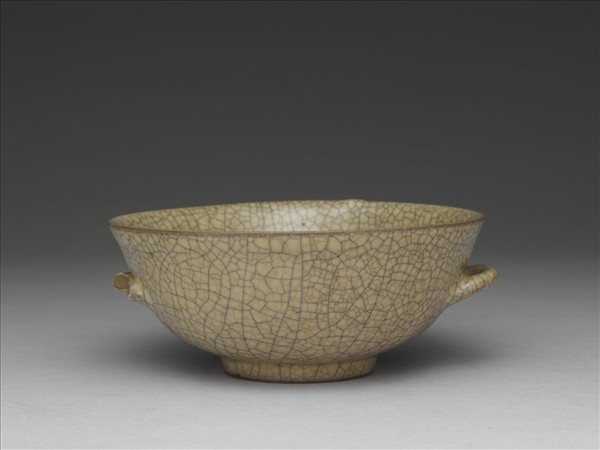 哥窯 米黃釉雙耳碗