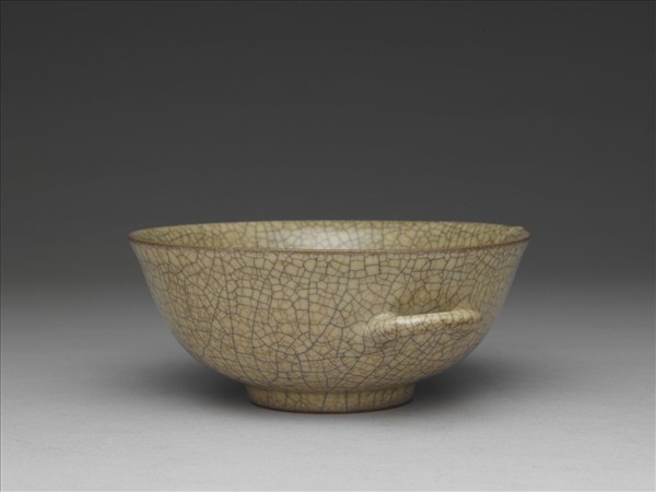 哥窯 米黃釉雙耳碗