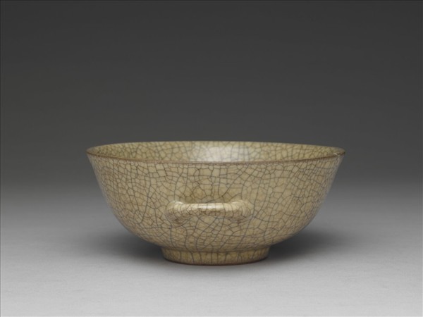 哥窯 米黃釉雙耳碗