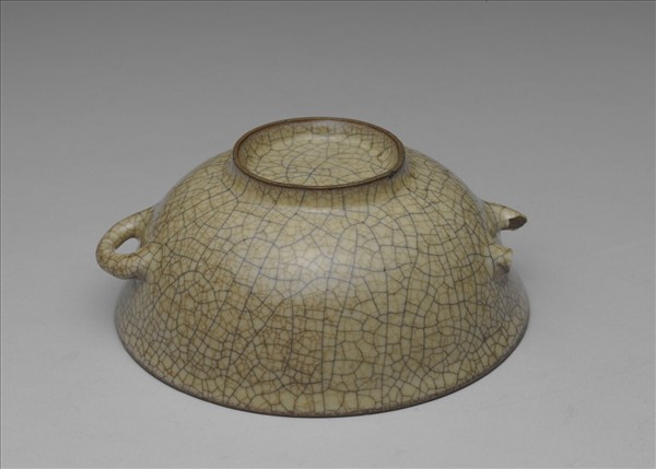 哥窯 米黃釉雙耳碗