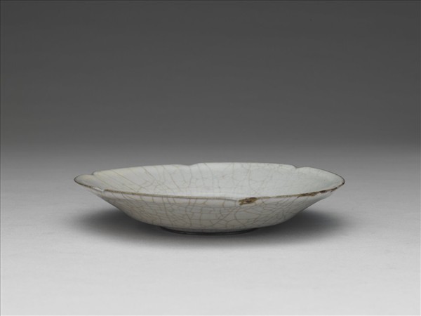 哥窯 青瓷葵口碟