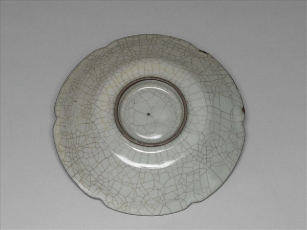 哥窯 青瓷葵口碟