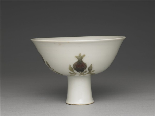 釉裡紅四果紋高足碗