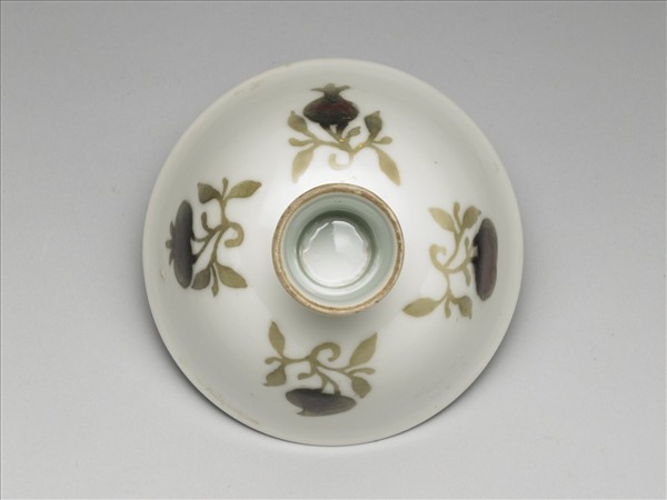 釉裡紅四果紋高足碗