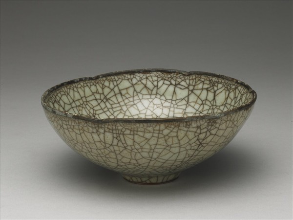 哥窯 青瓷葵口碗