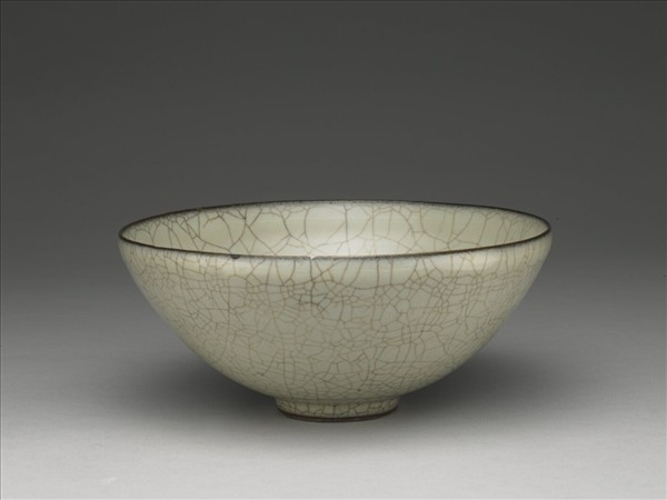 月白釉碗