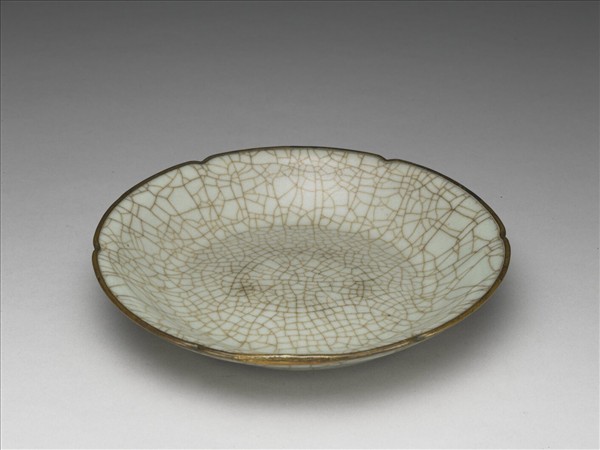 青瓷葵口盤