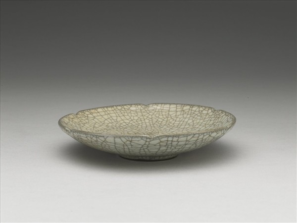 哥窯 青瓷葵口盤