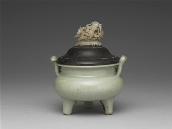 龍泉窯 青瓷鼎式爐