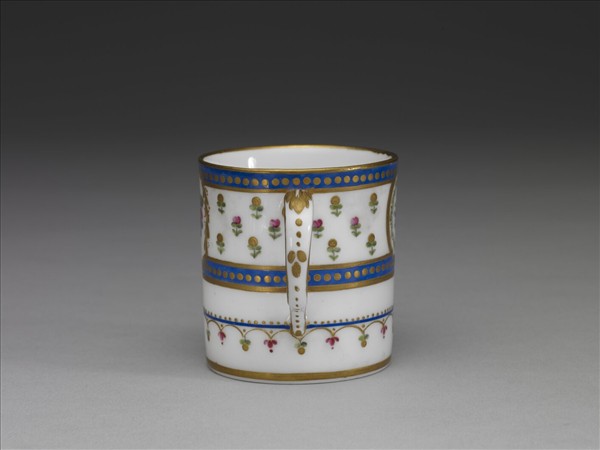 粉彩花卉單耳盃