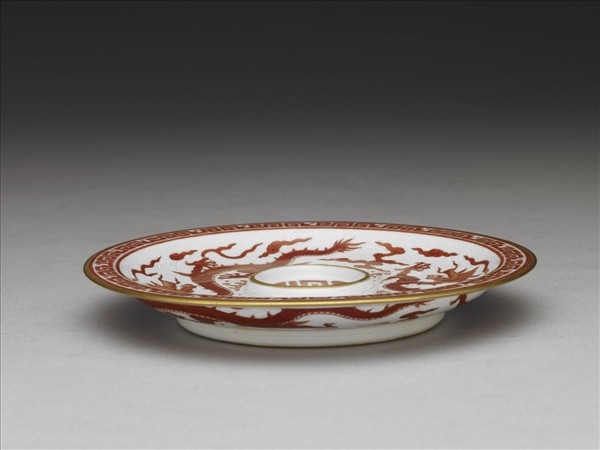 白瓷描紅雲龍紋杯托