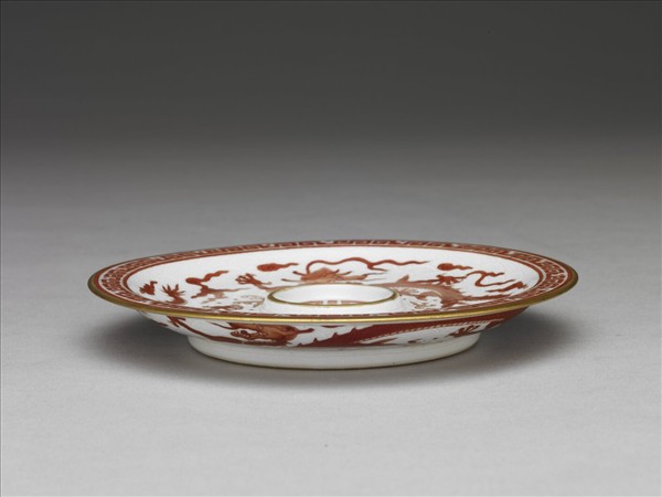 白瓷描紅雲龍紋杯托