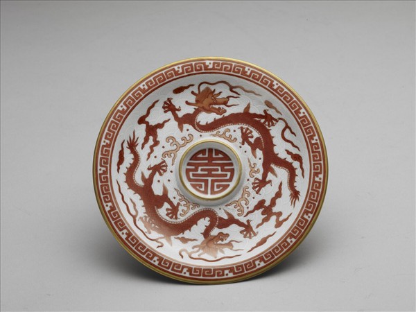 白瓷描紅雲龍紋杯托