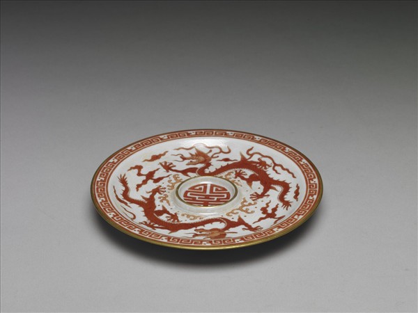 白瓷描紅雲龍紋杯托