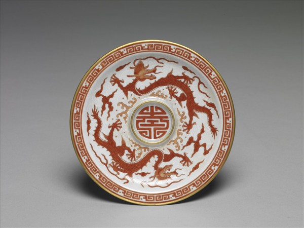 白瓷描紅雲龍紋杯托