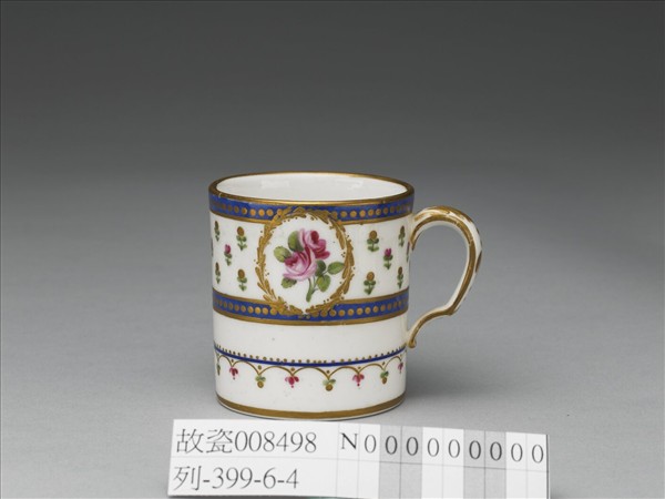 粉彩花卉單耳盃