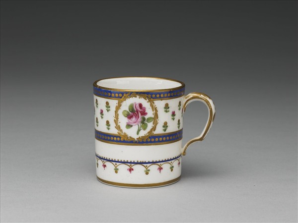 粉彩花卉單耳盃