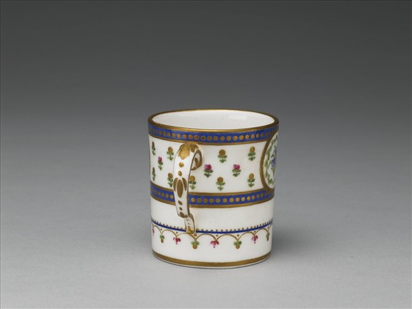 粉彩花卉單耳盃