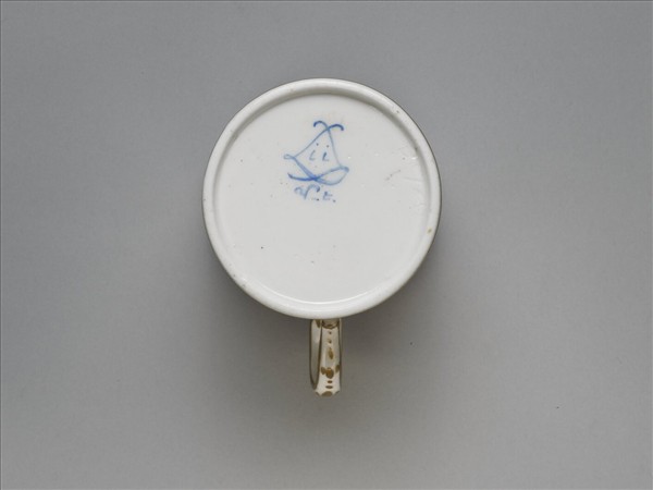 粉彩花卉單耳盃