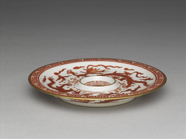 白瓷描紅雲龍紋杯托