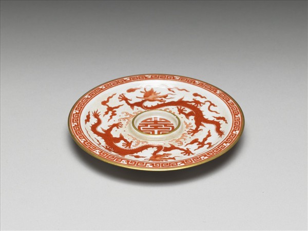 白瓷描紅雲龍紋杯托