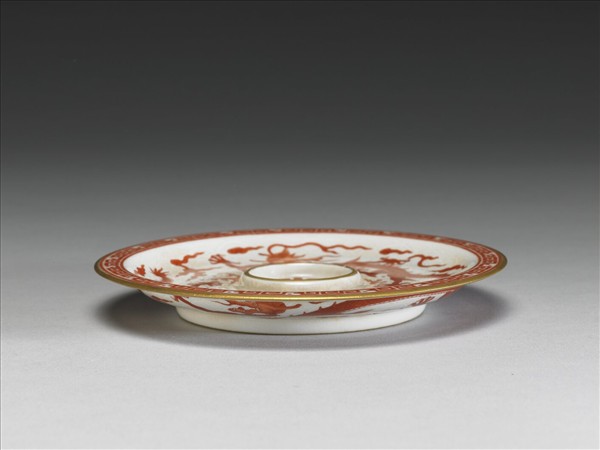 白瓷描紅雲龍紋杯托