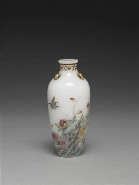 玻璃胎畫琺瑯花蝶紋瓶