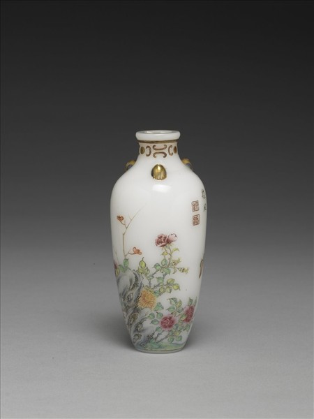 玻璃胎畫琺瑯花蝶紋瓶