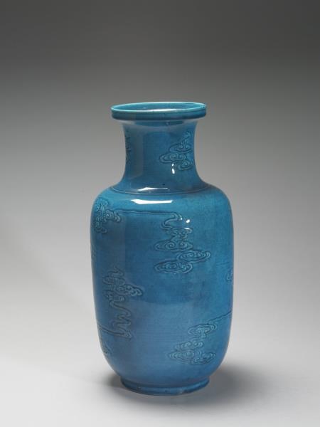 孔雀藍釉雲龍紋瓶