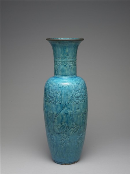 孔雀藍釉花卉紋瓶