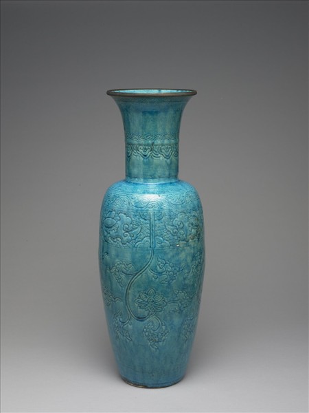 孔雀藍釉花卉紋瓶