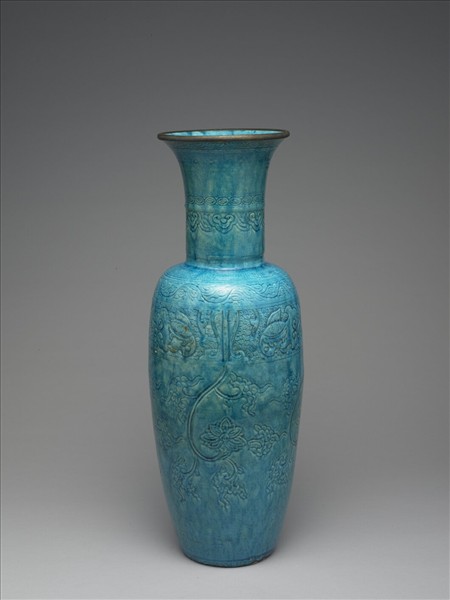 孔雀藍釉花卉紋瓶