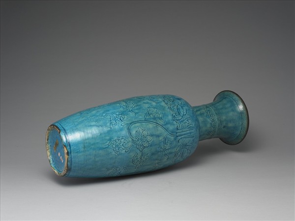 孔雀藍釉花卉紋瓶