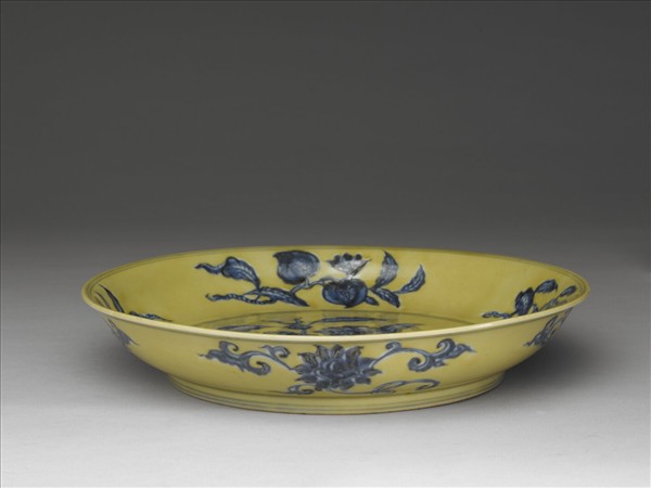 青花黃彩石榴花果紋盤
