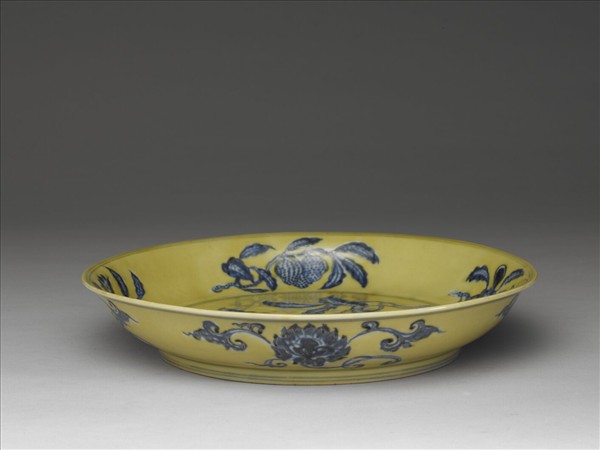 青花黃彩石榴花果紋盤