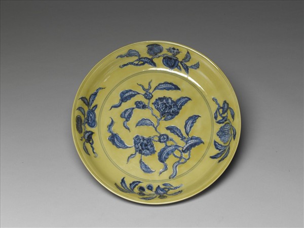青花黃彩石榴花果紋盤