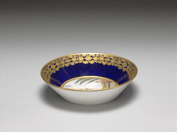 藍地描金五彩花籃徽記碟