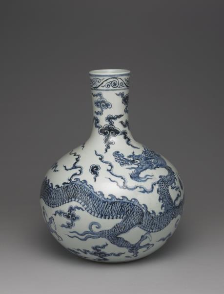 青花雲龍紋天球瓶
