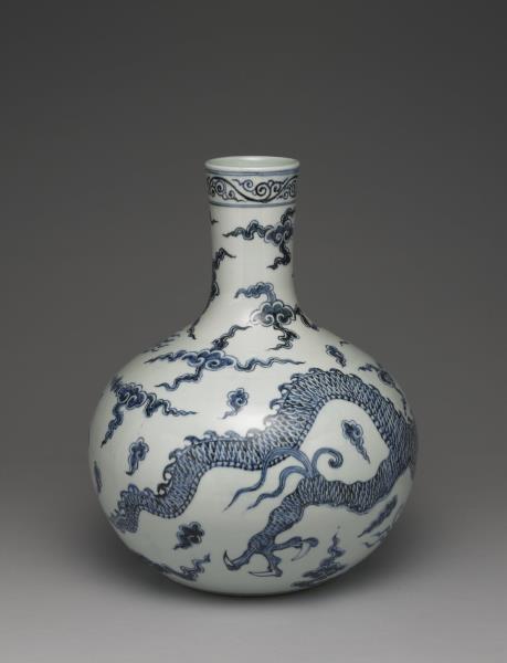青花雲龍紋天球瓶
