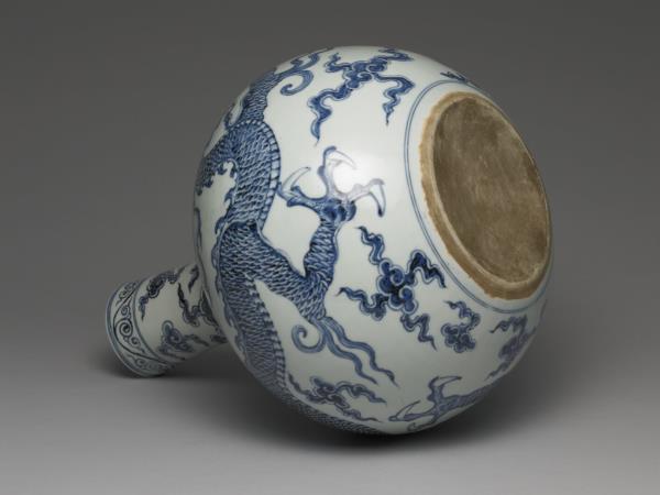 青花雲龍紋天球瓶